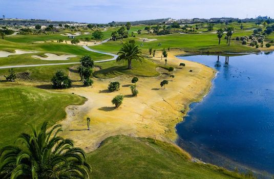 Golf resort ingatlanok Spanyolországban